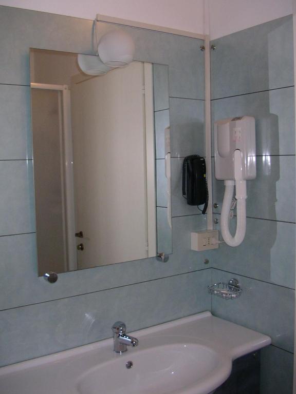 Albergo Cristallo Леняно Стая снимка